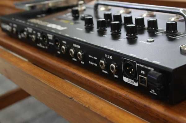 Pedaleira Line 6 POD HD400
