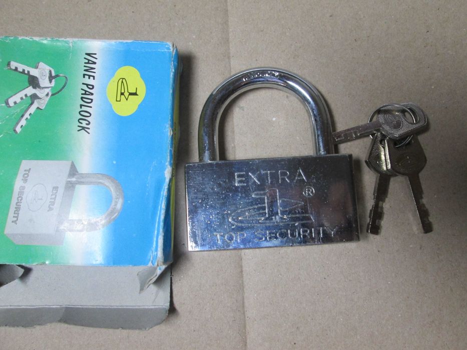 Новый навесной замок Vane padlock  80мм, 3 ключа
