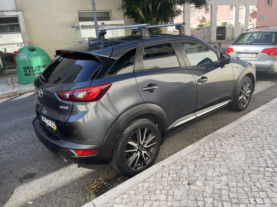 Vendo Mazda CX3, cor cinza, 108.400km, 105 CV, manutenções feitas na marca, 1500cc, Diesel, AC, GPS, camara traseira. Bom estado.