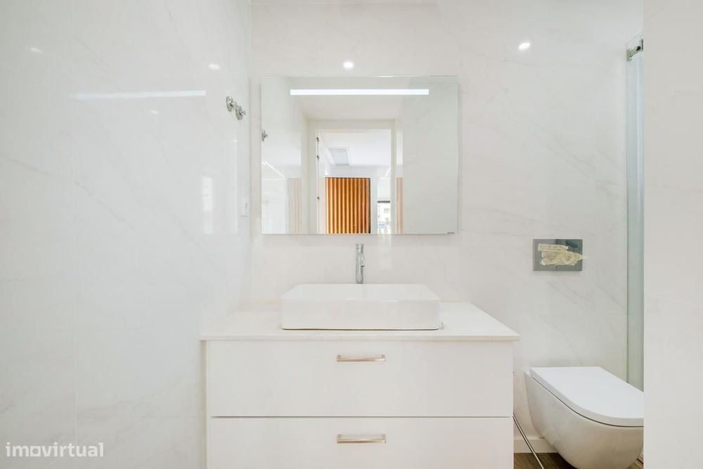 Moradia Geminada T3 + 1 com piscina, São Miguel das Encostas...