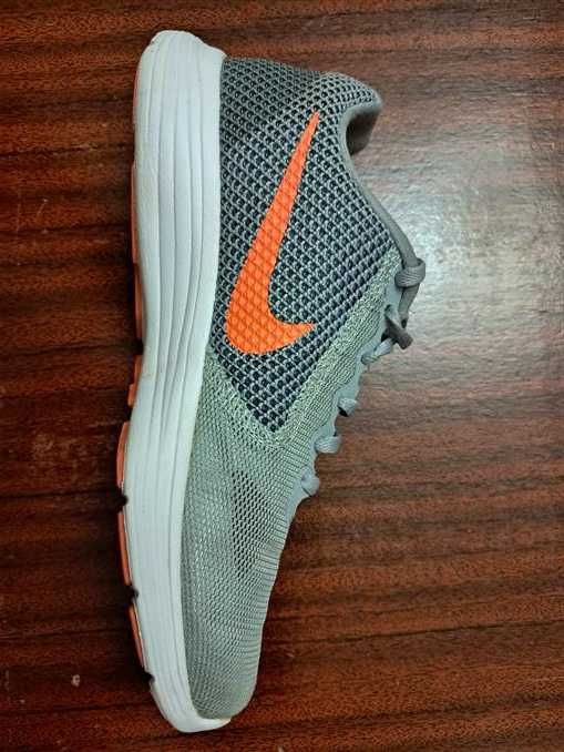 Женские Оригинальные кроссовки Nike 39размер.