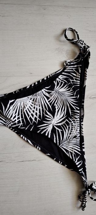 Majtki z bikini House M