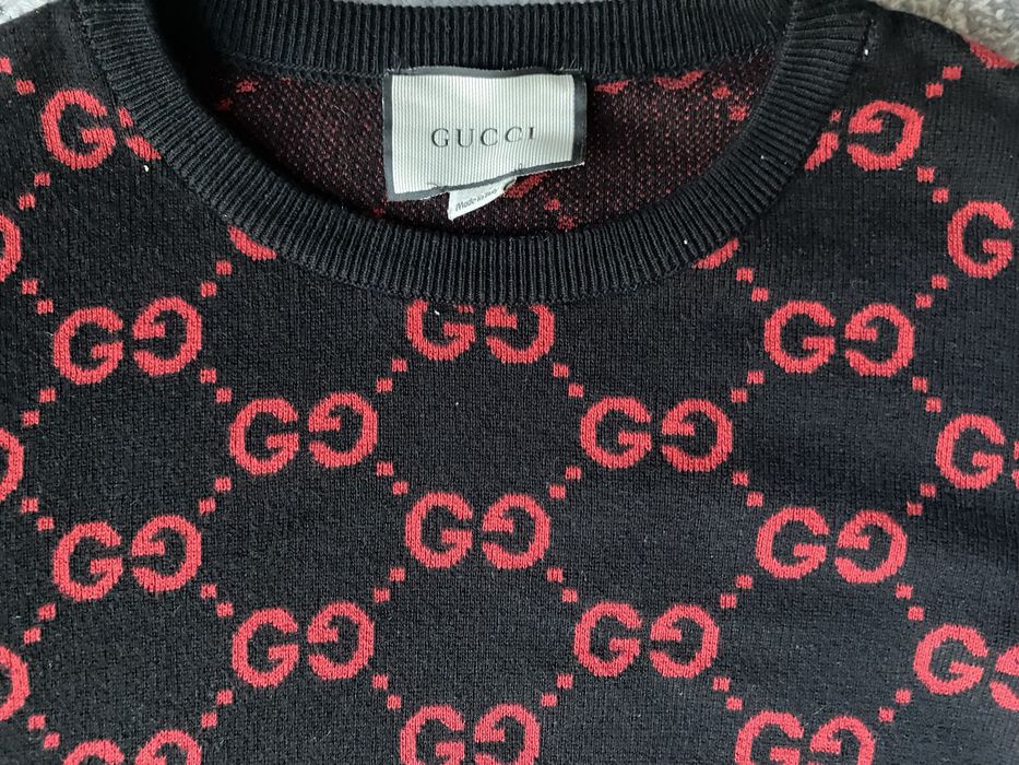 Кофта:Gucci.