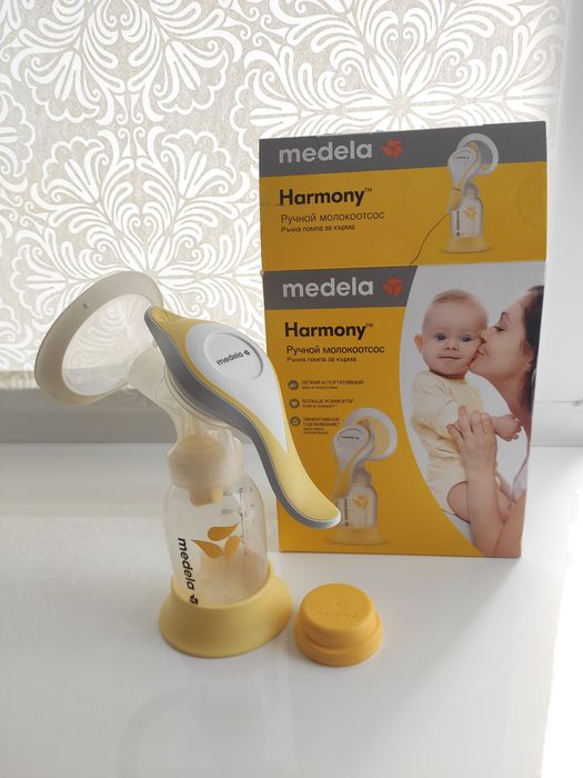 Ручний молоковідсмоктувач Medela Harmony Essentials Pack