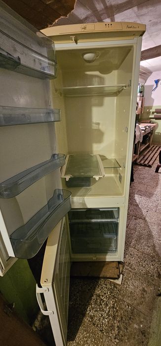 Lodówka chłodziarko -zamrażarka