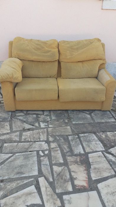 Sofá com cama incluida