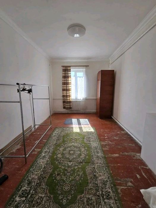 Продаж будинку в центрі смт Рокитне.  Розглядаємо сертифікати