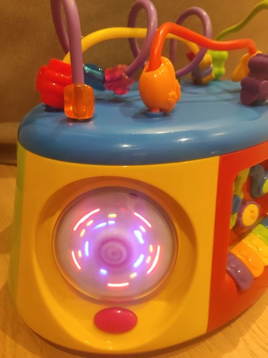 Zabawka edukacyjna interaktywna skrzynia