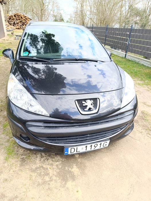 Peugeot 207 samochód osobowy