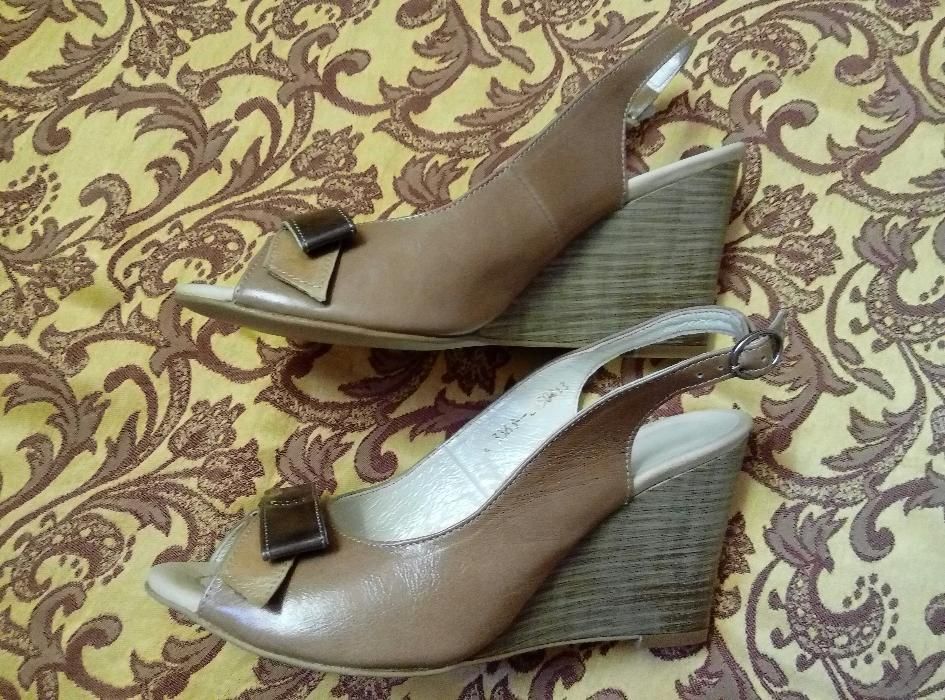 Продажа новых женских босоножек