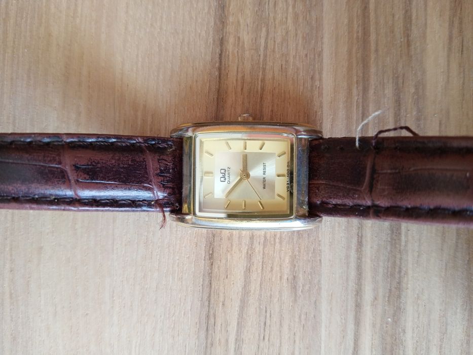 Часы кварцевые наручные