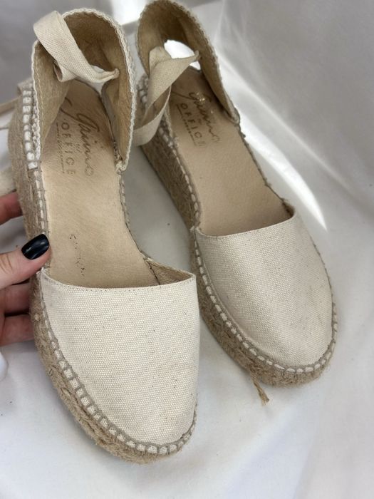 Skórzane espadryle na platformie czółenka wiązane sandałki