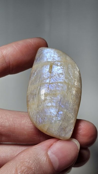 Naturalny Kamień Księżycowy – Duży Okaz 22g.