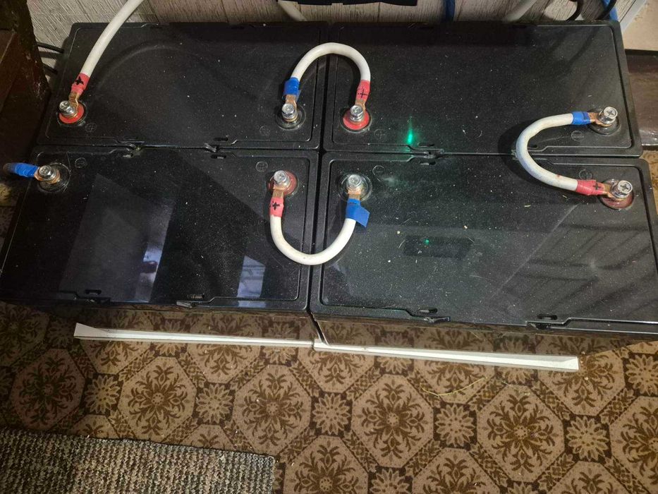 Гібридний інвертор 5.5 КВт + 4х LiFePo акумулятори 100Ah + кабелі