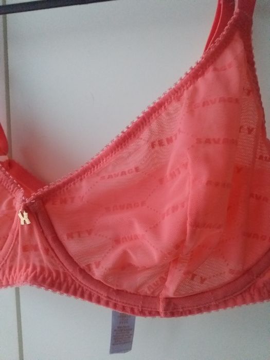 Biustonosz stanik savage X fenty  34 E