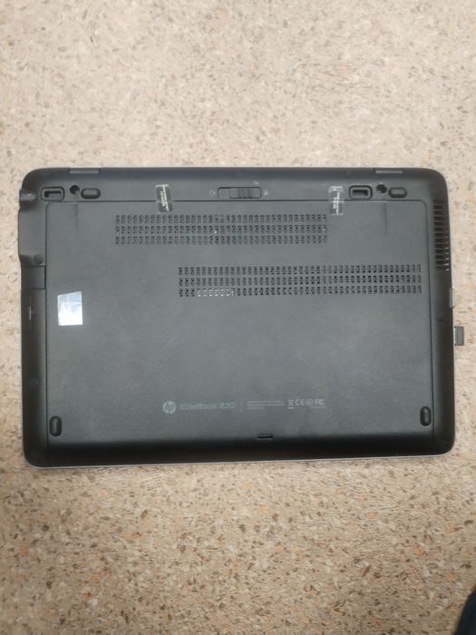 Komputer system Linux,  laptop 12,5"HP Elitebook 820