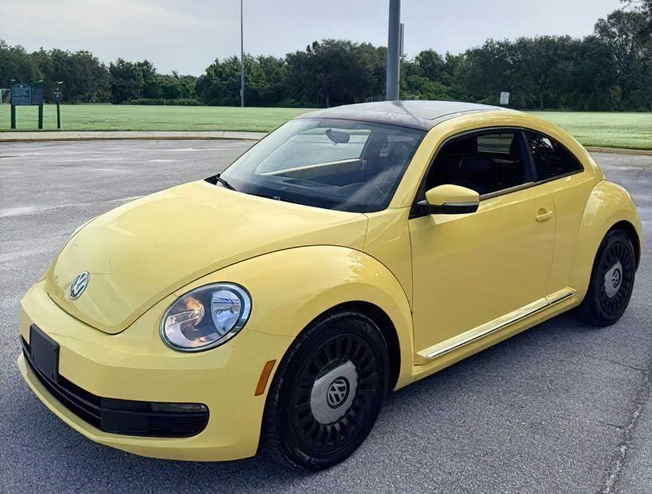 Volkswagen Beetle      2015