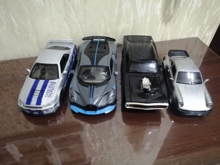 Моделька Dodge Challenger,Nissan GTR34 Skyline, Porsche 911,Bugatti