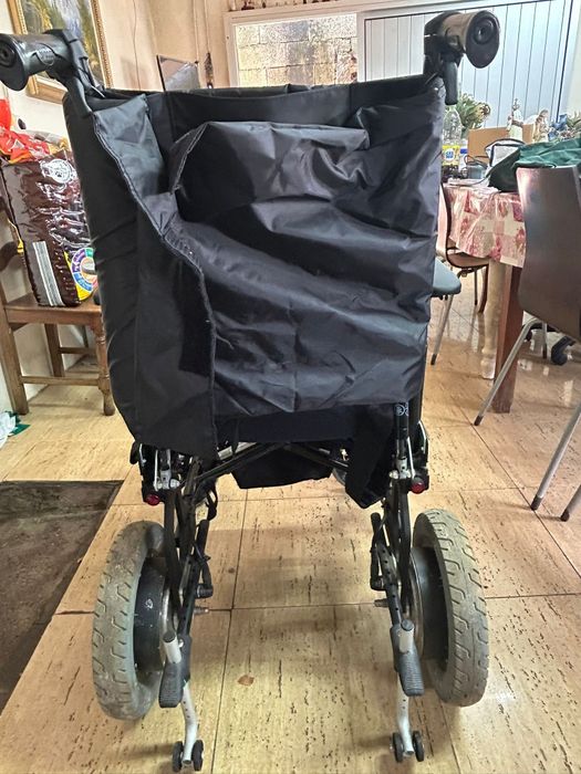 Cadeira de rodas elétrica