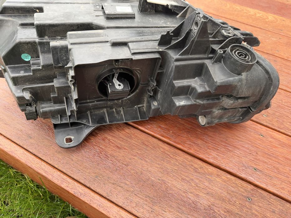 Reflektor BMW F40 Led Prawy
