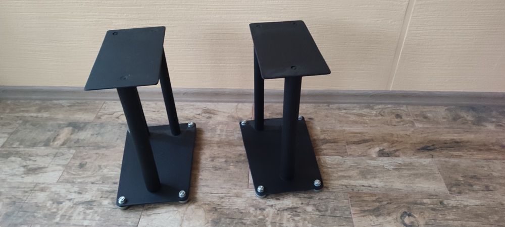 Підставки для колонок.