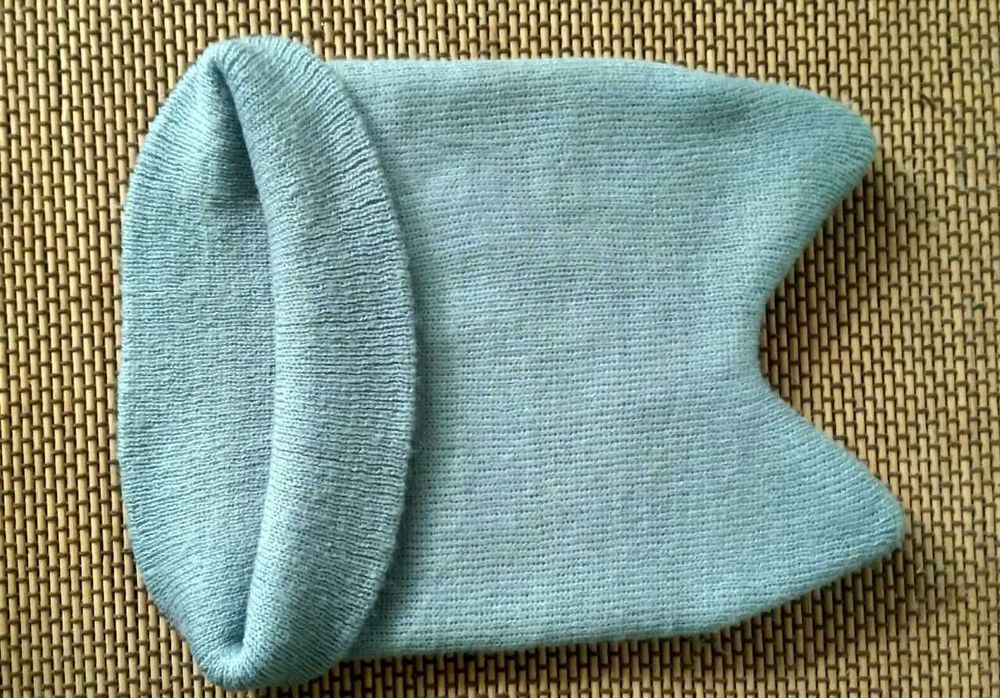 Шапка из alize puffy-бини,шапка молодежная.