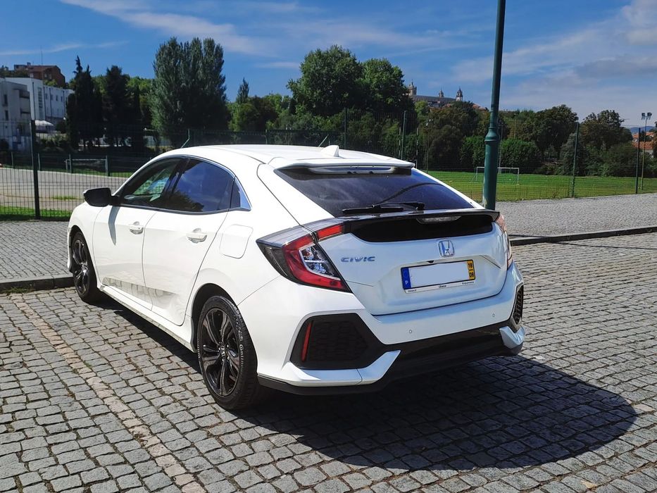 Honda Civic 1.0 i-VTEC Elegance Navi