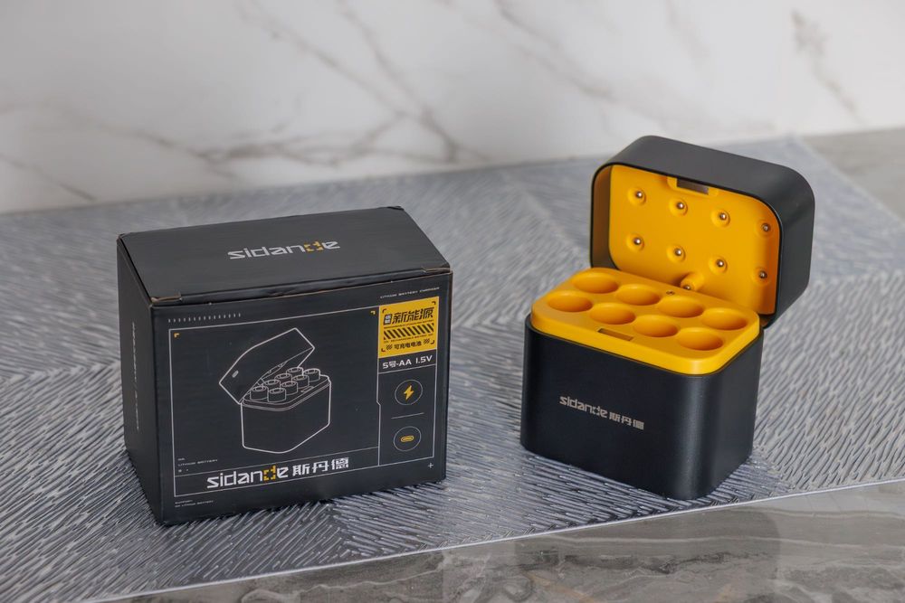 Зарядне Li-ion AA 1.5v (usb-c) на 8 акумуляторів
