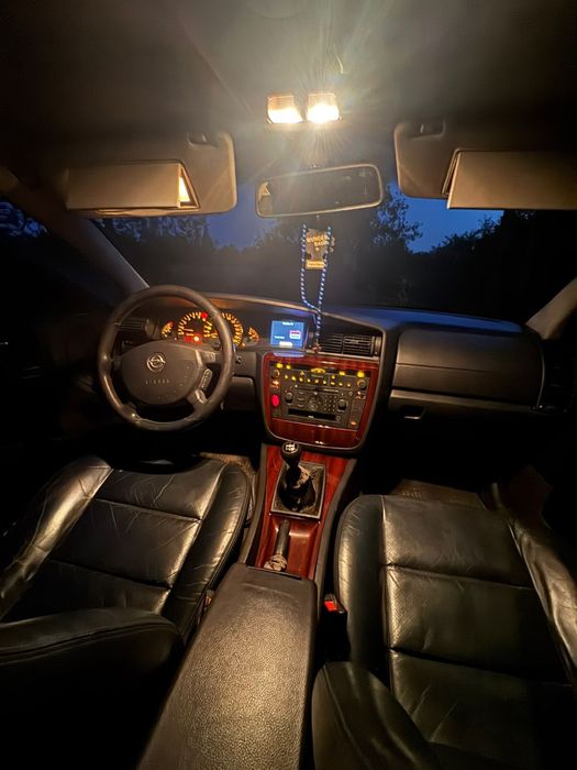 Opel omega.