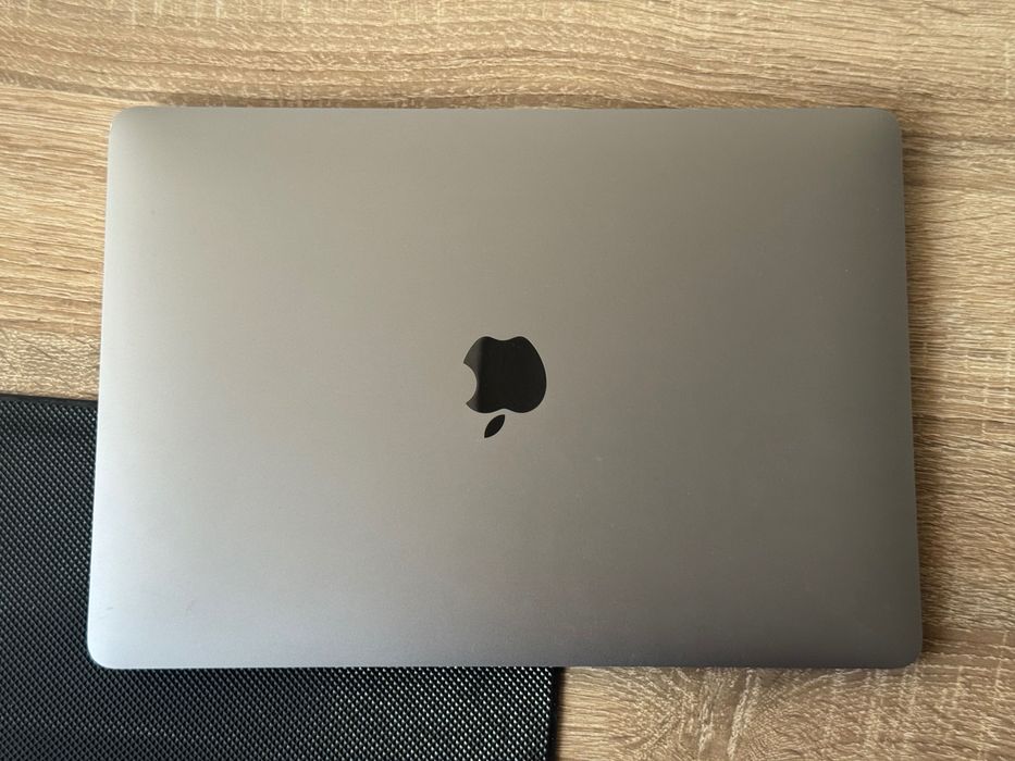 Macbook Air 13 2020 i5/8gb/256gb