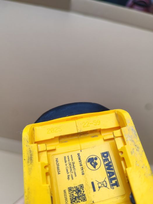 Szlifierka mimośrodowa DeWalt 18v, rok produkcji 2025 bez akumulatora