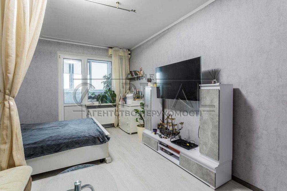 Продам двокімнатну квартиру в ЖК Крістер Град