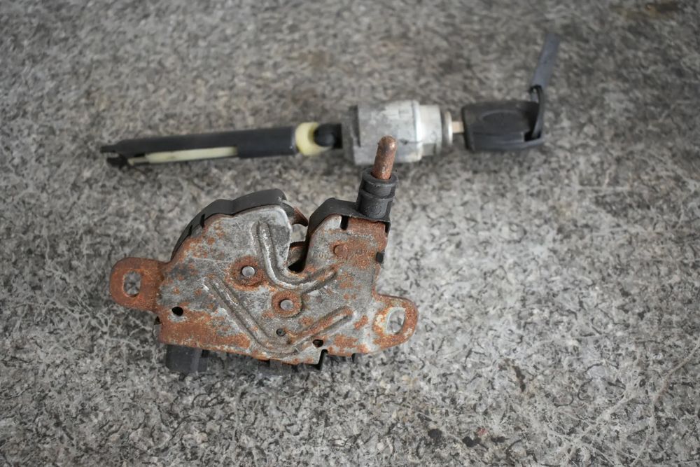 mechanizm zamek maski ford focus mk2