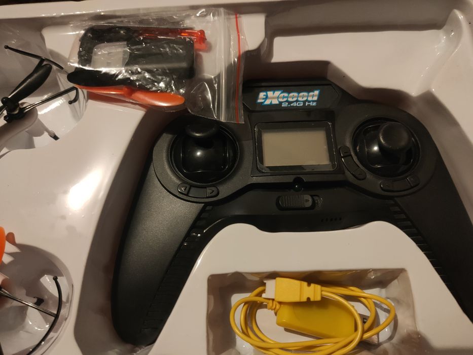 Dron quadrocopter Xblitz Raider