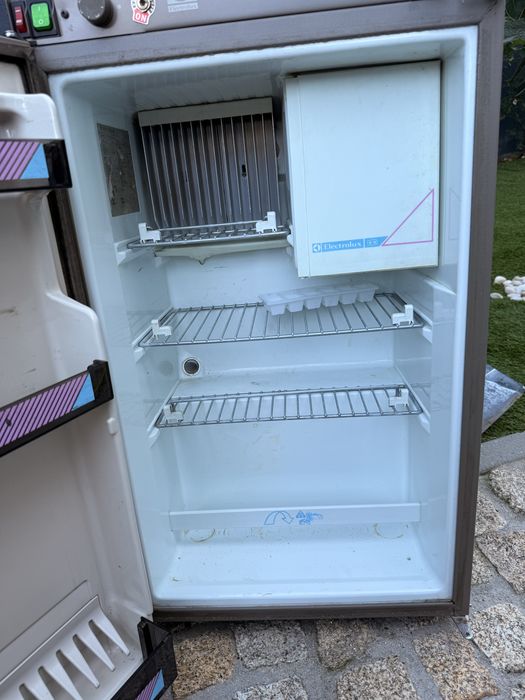 Frigorifico Trivalente Eletrolux Autocaravana