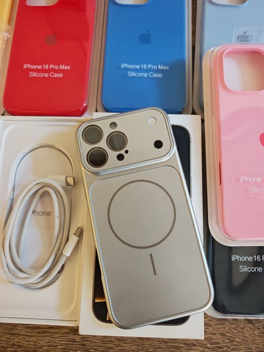 iPhone 16 Pro Max  6.9" 256GB Natural Titanium C/Garantia Aceito Retom