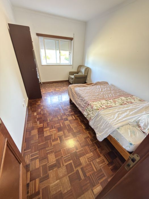 Quarto para alugar/ arrendar