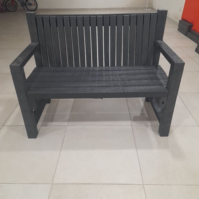 Mesas de jardim. 1.80x65;  2.40x 88 cm,  Com dois ou 4 bancos. Para So