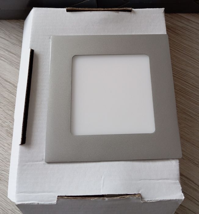 Oczko kwadratowe sufitowe (nowe)/halogen/lampa