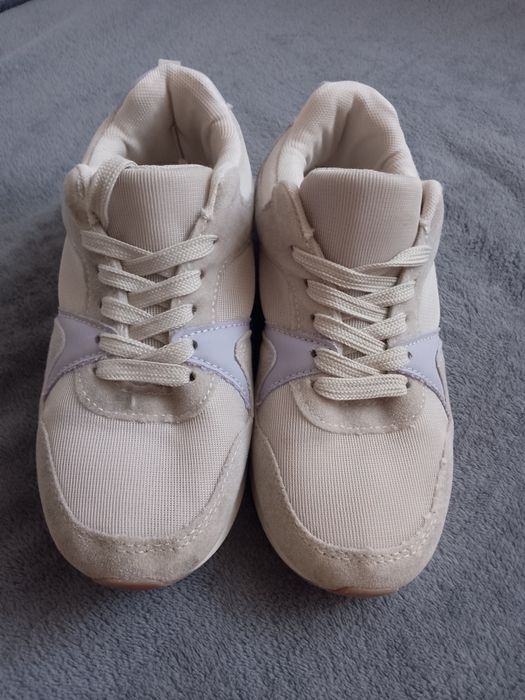 Buty sportowe dziewczęce 34