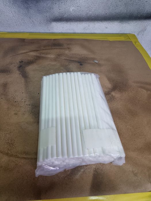 Tubos de cola quente 5€ , 1 kg