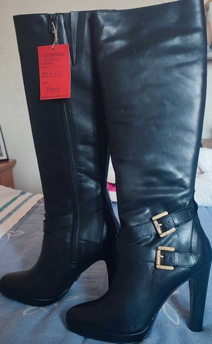 Bota preta cano alto