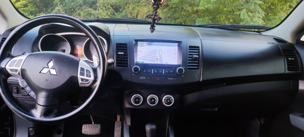 Продам Mitsubishi Outlender XL