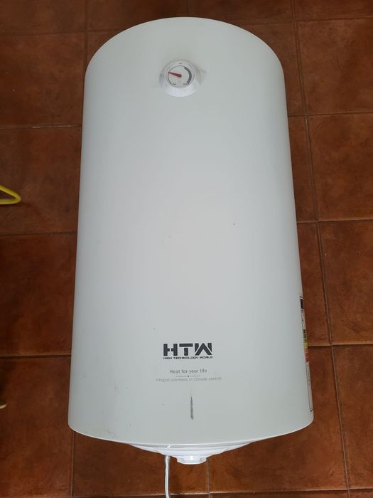 Vendo termo acumulador usado em excelentes condições.