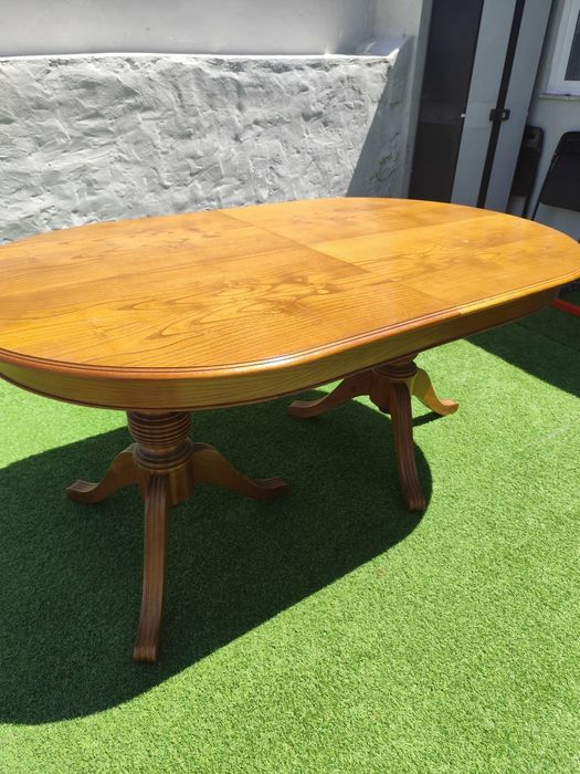 OFERTA - MESA de madeira maciça que estende