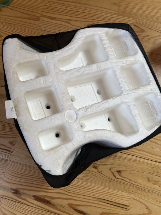 Бустер автокрісло