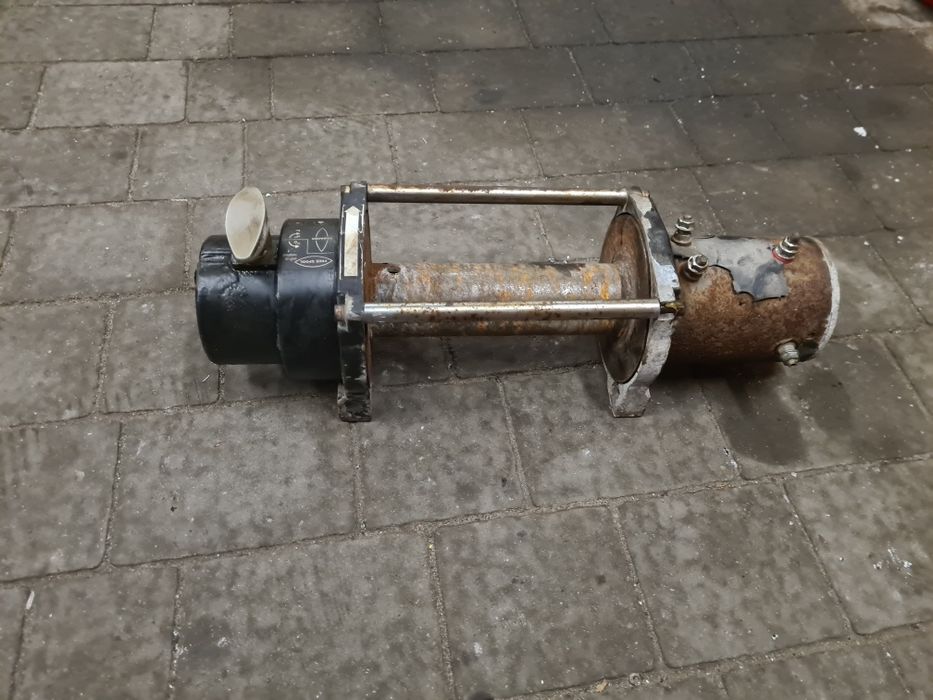 Wyciągarka 12v do Lawety