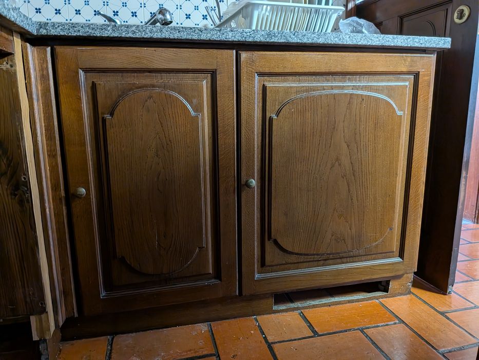 Armários e bancada em mármore para cozinha