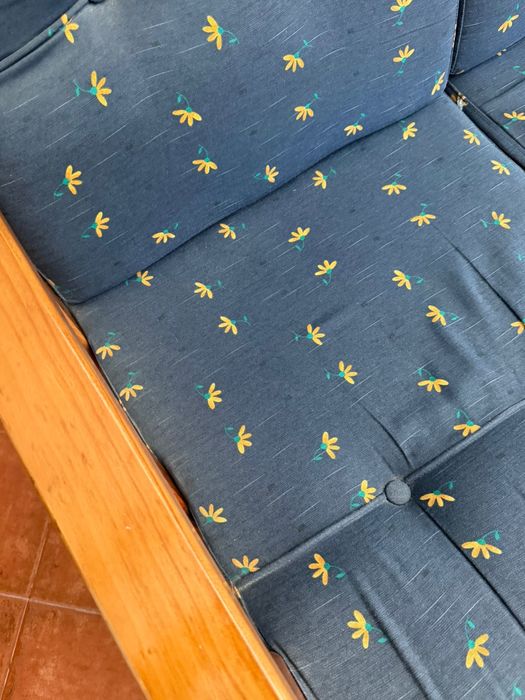 Conjunto de Sofás em Madeira Maciça (3 + 2 Poltronas)