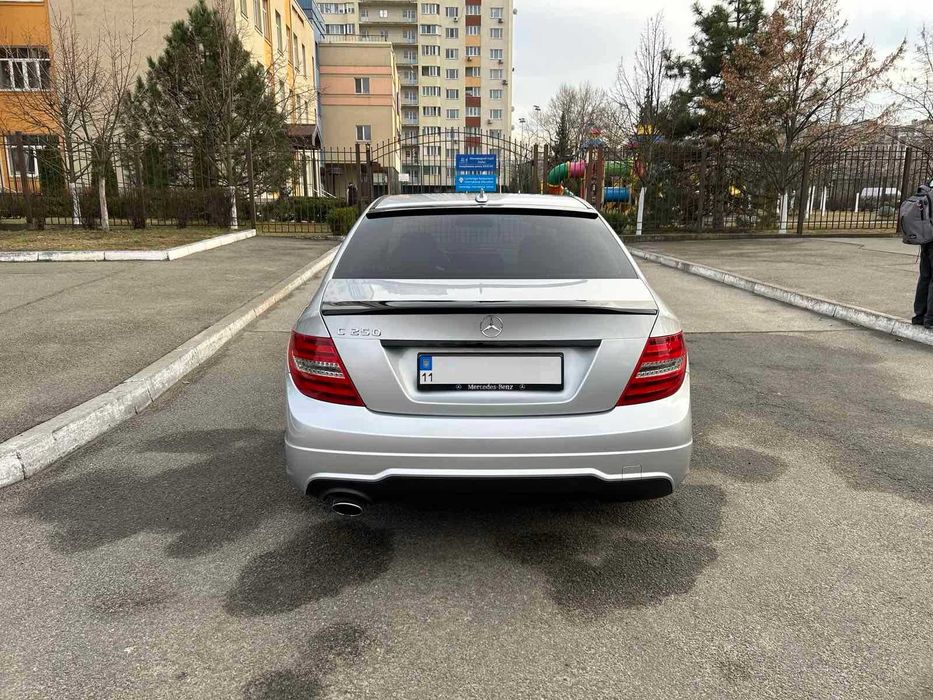 Mercedes-Benz C-Class 2012